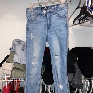 Light Blue Hollister Jeans (Size 0, SHORT leg)